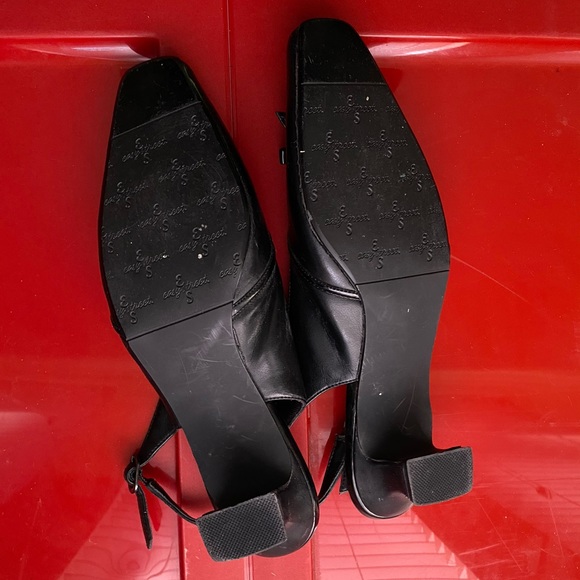 Never Worn! Easy Street Shoes - Picture 2 of 2